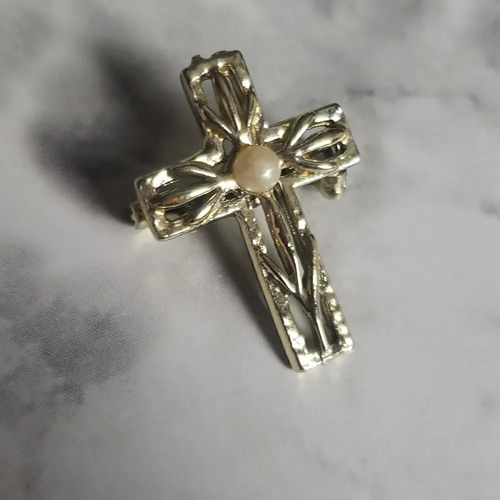 Vintage Silver Cross Brooche‎